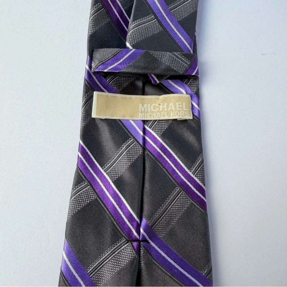 Men’s Michael Kors Silk Necktie Purple and Black​ - Picture 5 of 6